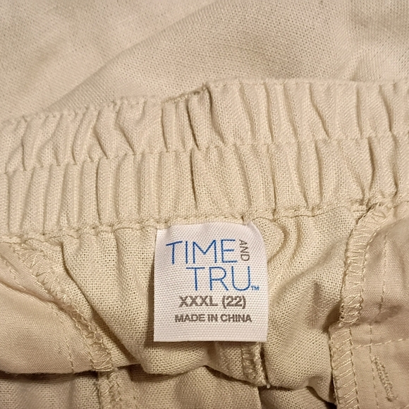 2XXXL (22W)  Khaki Shorts And Green Athletic Shorts - Picture 4 of 9